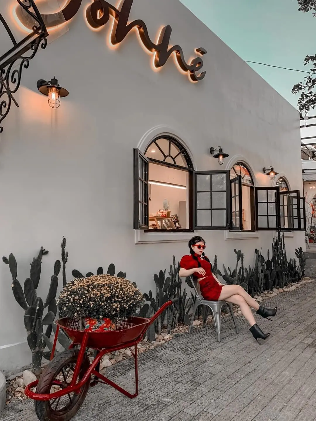 Bonn&eacute; Cafe, chốn dừng ch&acirc;n của những cơn m&ugrave;a h&egrave; dai dẳng 3