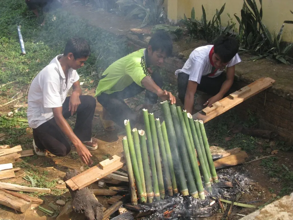 C&aacute;c m&oacute;n nướng trong lồ &ocirc;, điểm th&uacute; vị trong ẩm thực Kon Tum 2