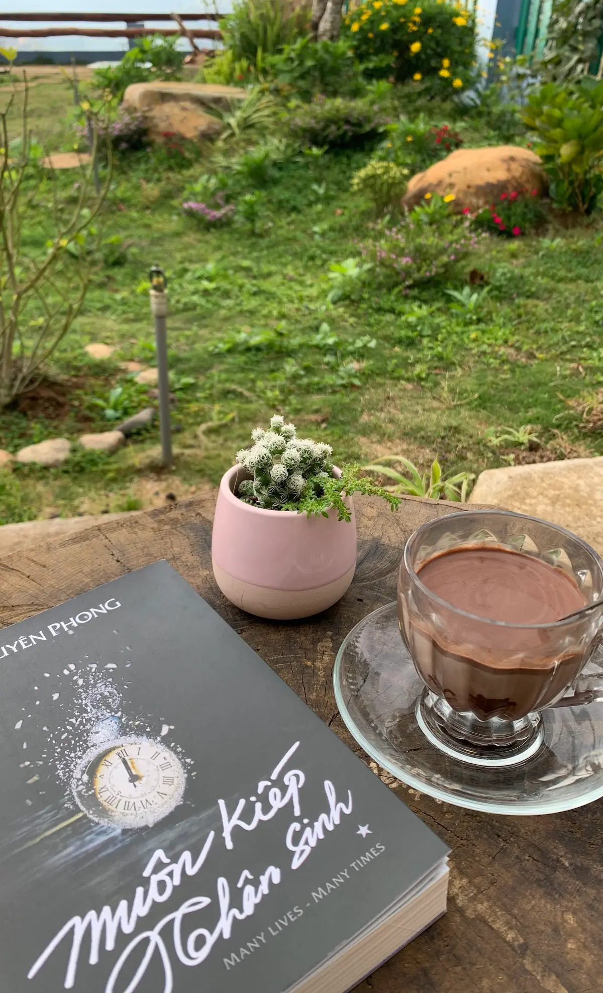 Cafe 37 hộ Măng Đen đốn tim người gh&eacute; với kh&ocirc;ng gian đơn sơ, y&ecirc;n b&igrave;nh 4