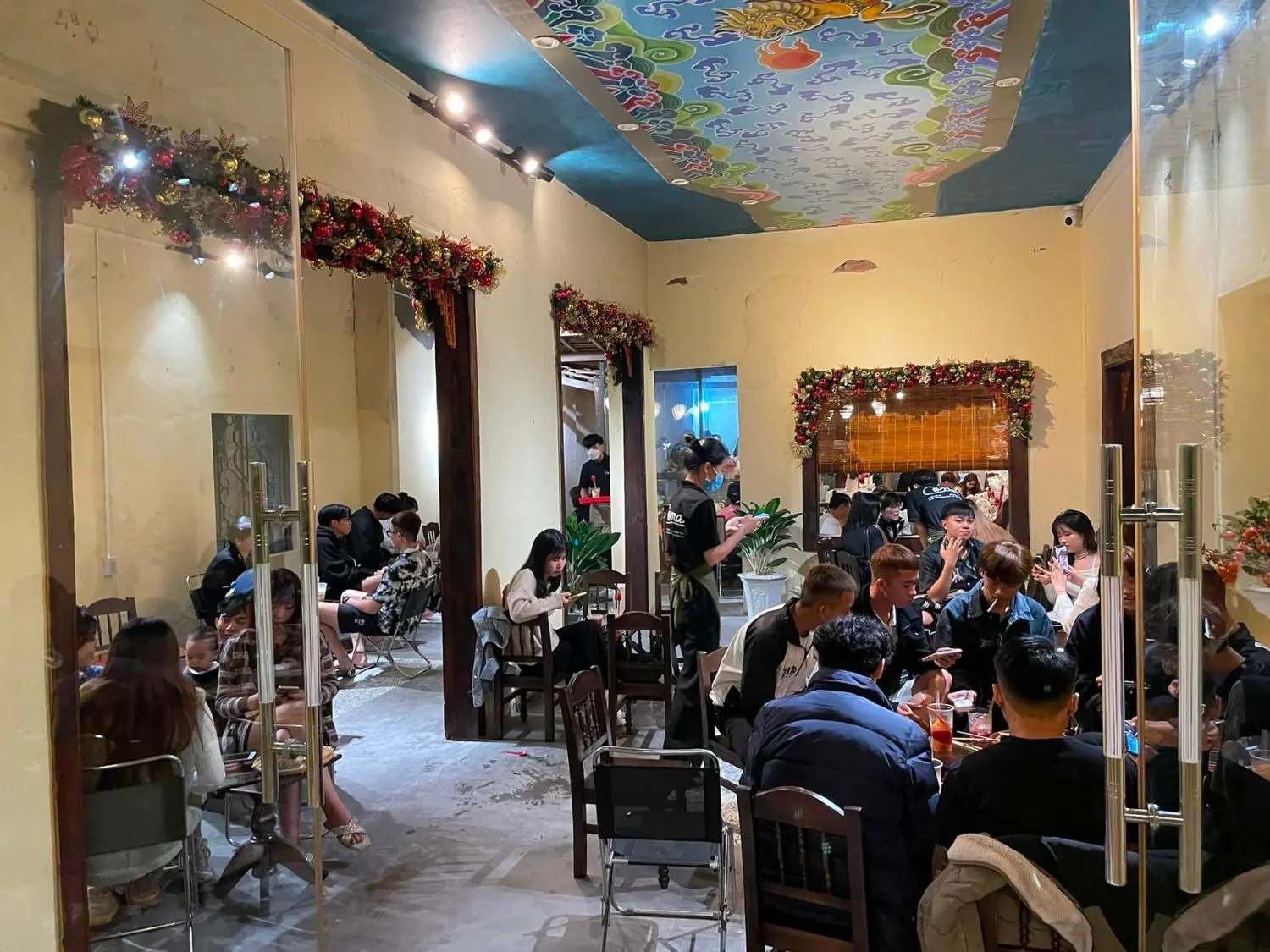 COMA Cafe hay Phố cổ Hội An nằm ngay trong l&ograve;ng th&agrave;nh phố đại ng&agrave;n 5