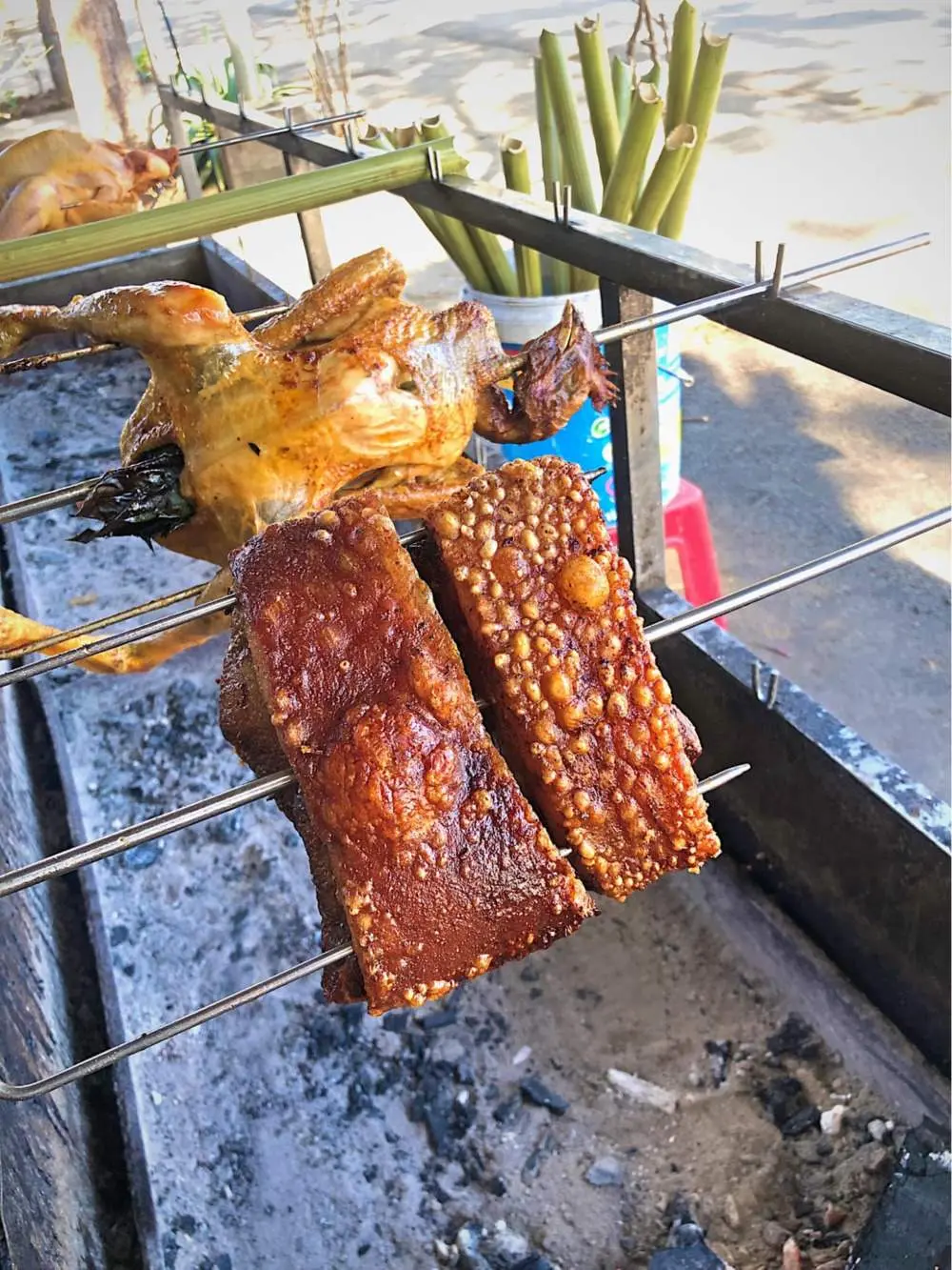G&agrave; nướng cơm lam Phố N&uacute;i, qu&aacute;n ăn Măng đen nổi tiếng 4