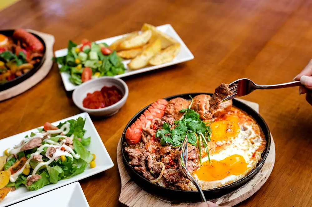 G&aacute;c Măng R&ecirc; Caf&eacute;, Restaurant mang &acirc;m hưởng ch&acirc;u &Acirc;u cổ điển v&agrave; thời thượng 5