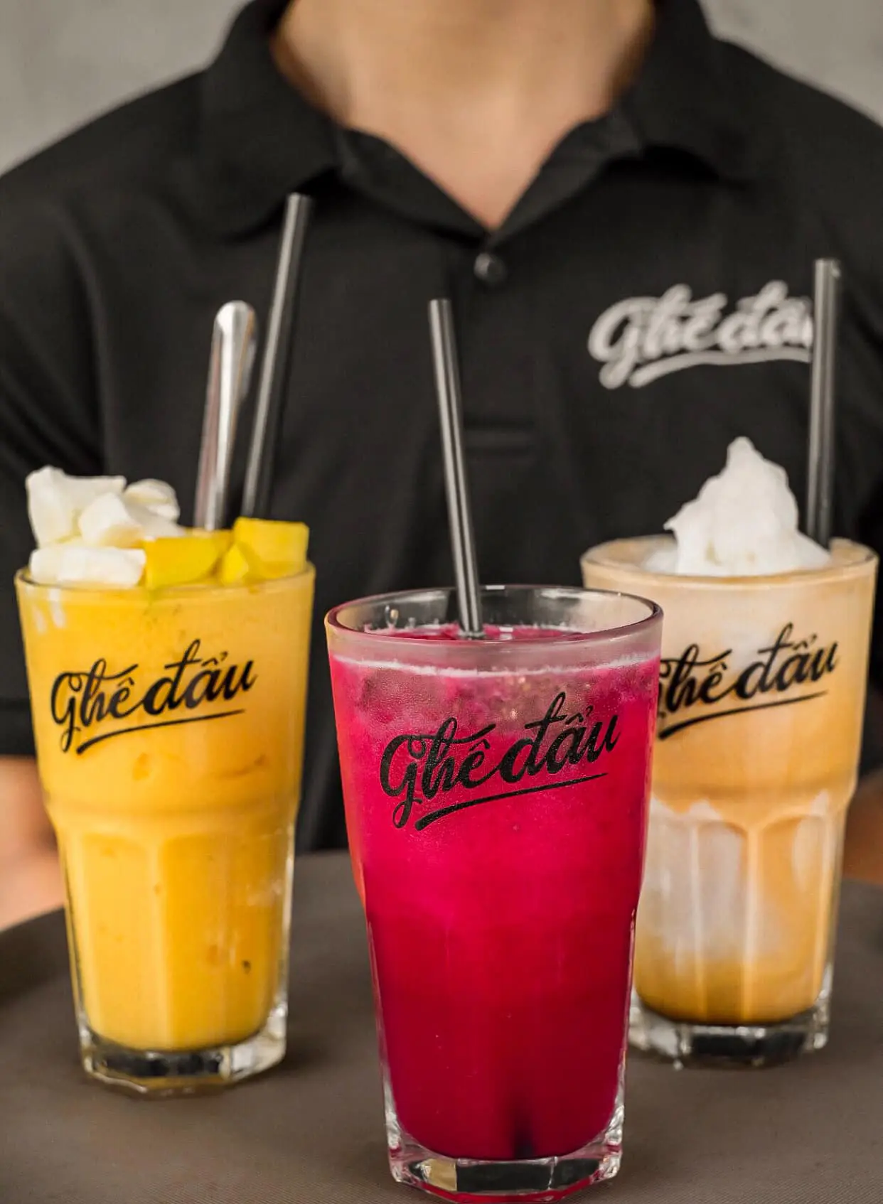 Gh&eacute; Qu&aacute;n Cafe Ghế Đẩu tận hưởng kh&ocirc;ng gian đường phố đặc sắc 6