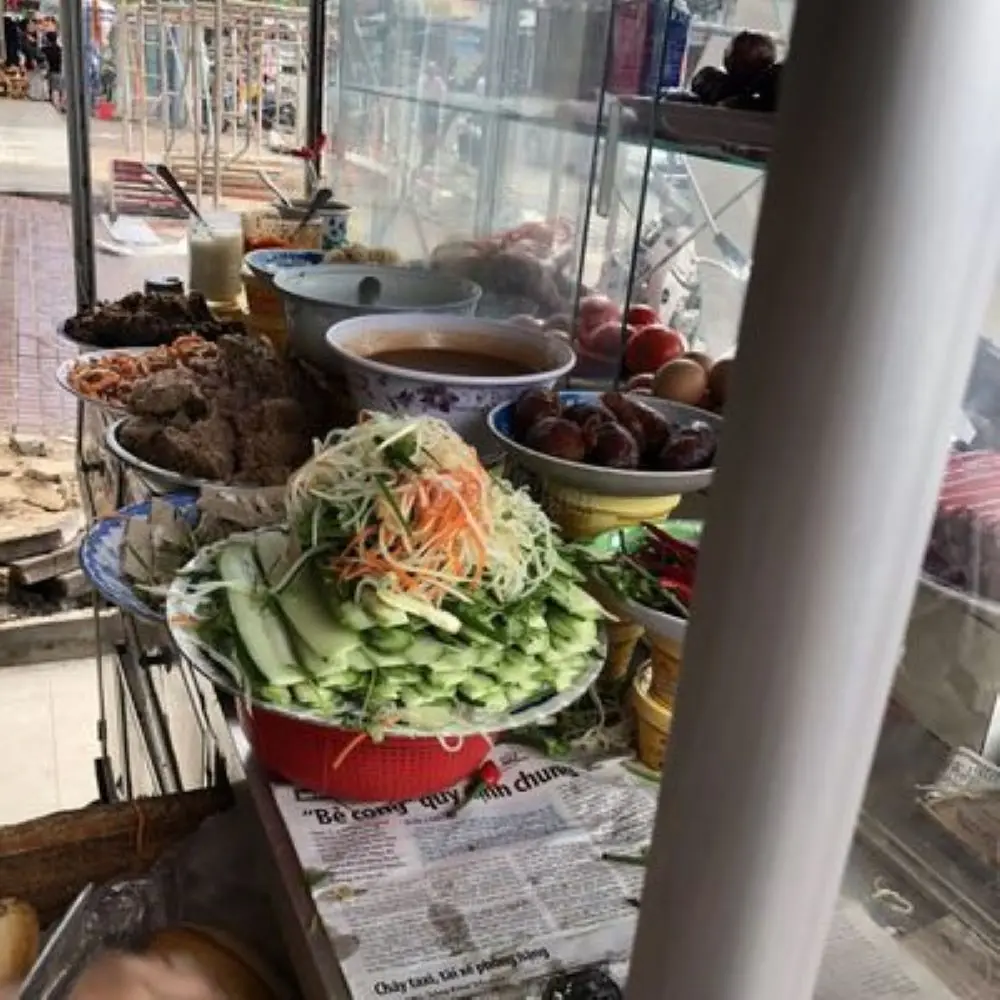 Kh&aacute;m ph&aacute; b&aacute;nh m&igrave; b&agrave; Mai nổi tiếng nhất tại Kon Tum 3