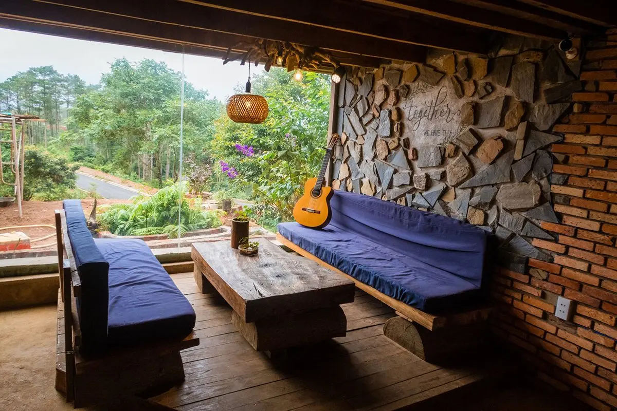 Kh&aacute;m ph&aacute; La Petite Măng Đen v&agrave; kh&ocirc;ng gian nh&agrave; gỗ cực chill 6