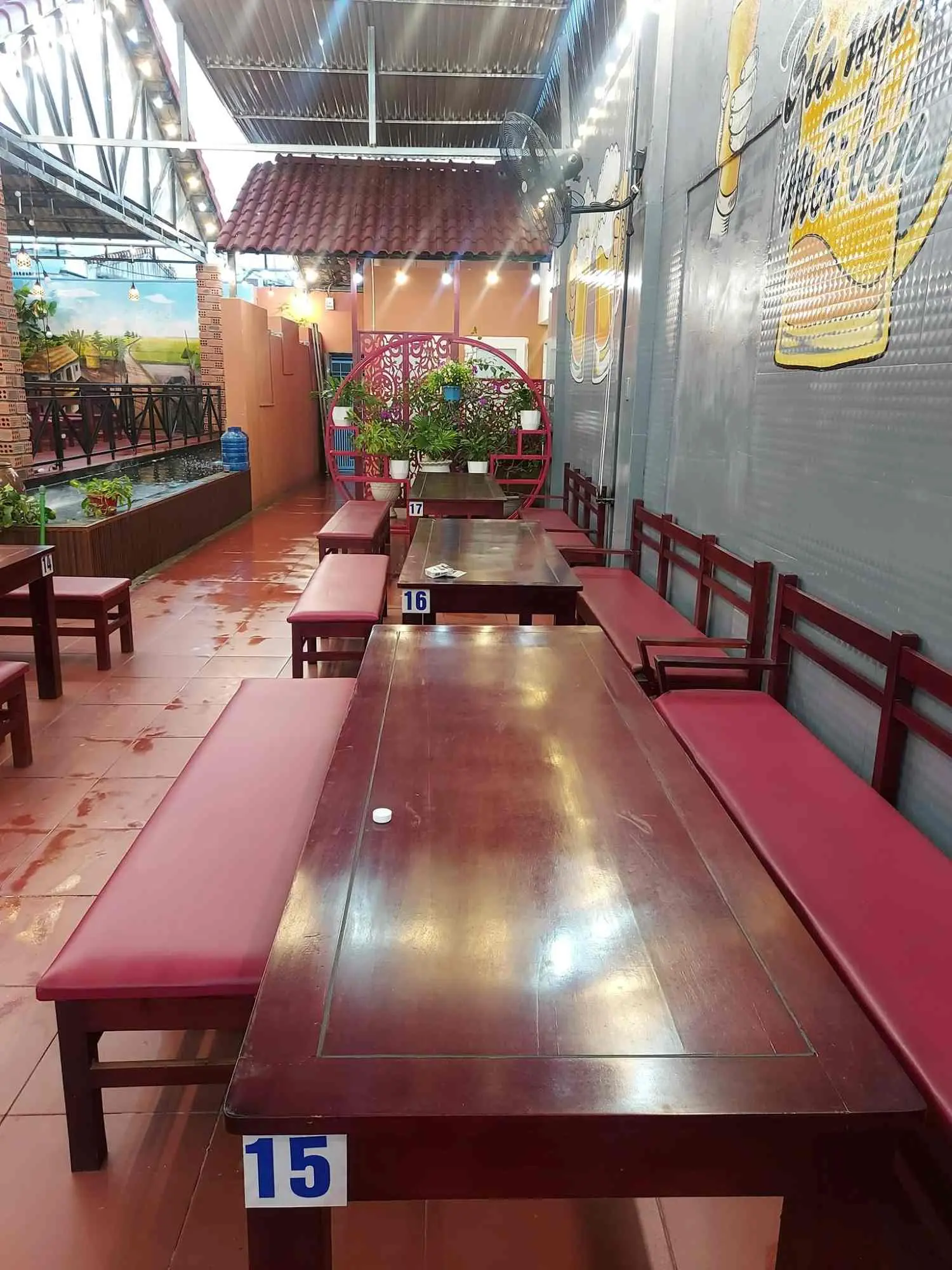 Qu&aacute;n Cua Đỏ Kon Tum, địa điểm l&yacute; tưởng cho t&iacute;n đồ đam m&ecirc; hải sản 8