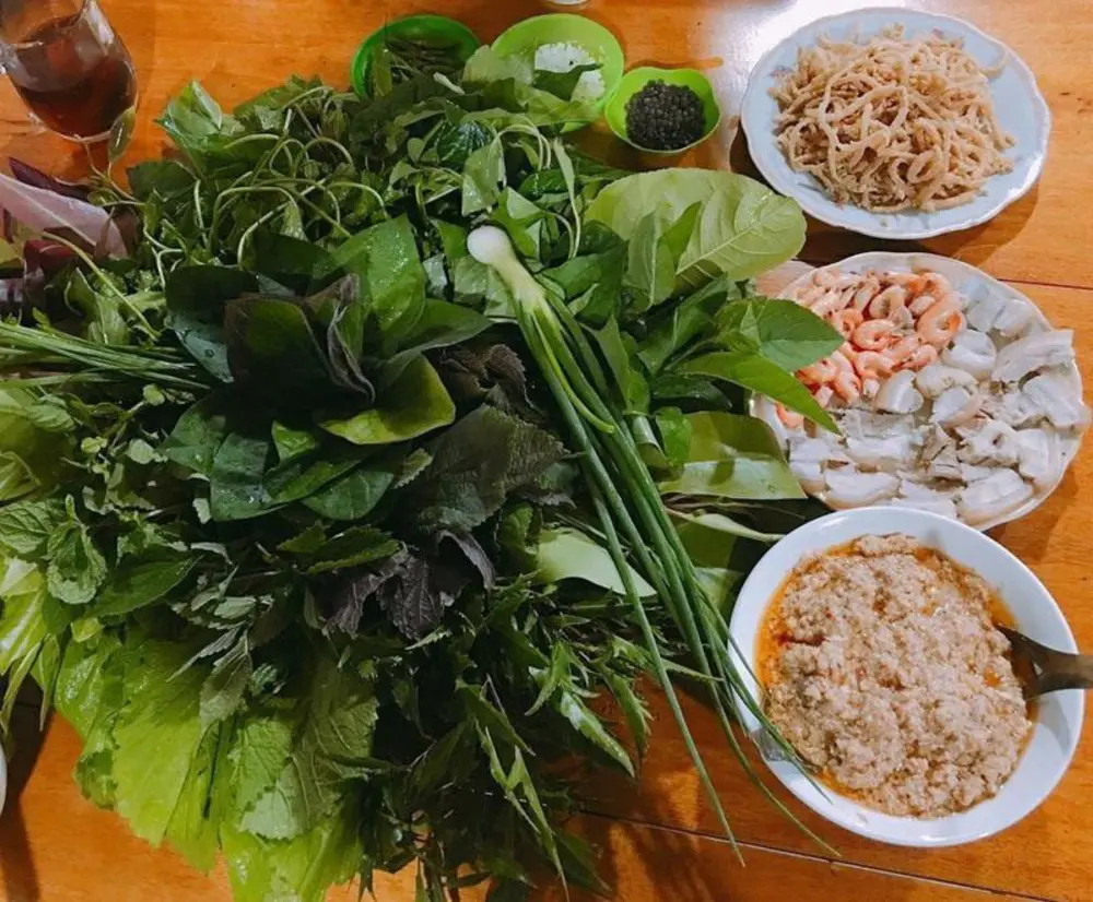 Qu&aacute;n Gỏi L&aacute; Yến Vy trứ danh tại Kon Tum 2