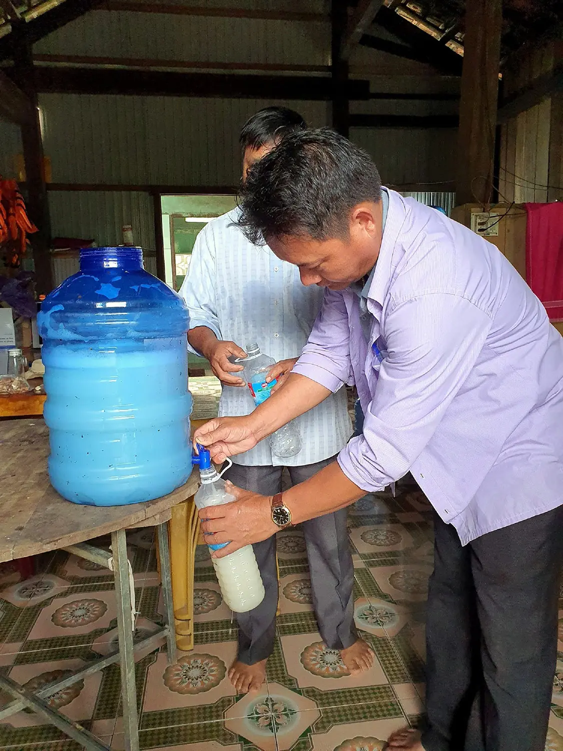 Rượu Đo&aacute;c Kon Tum, thức uống truyền thống của người d&acirc;n x&atilde; Ngọc Tem 9