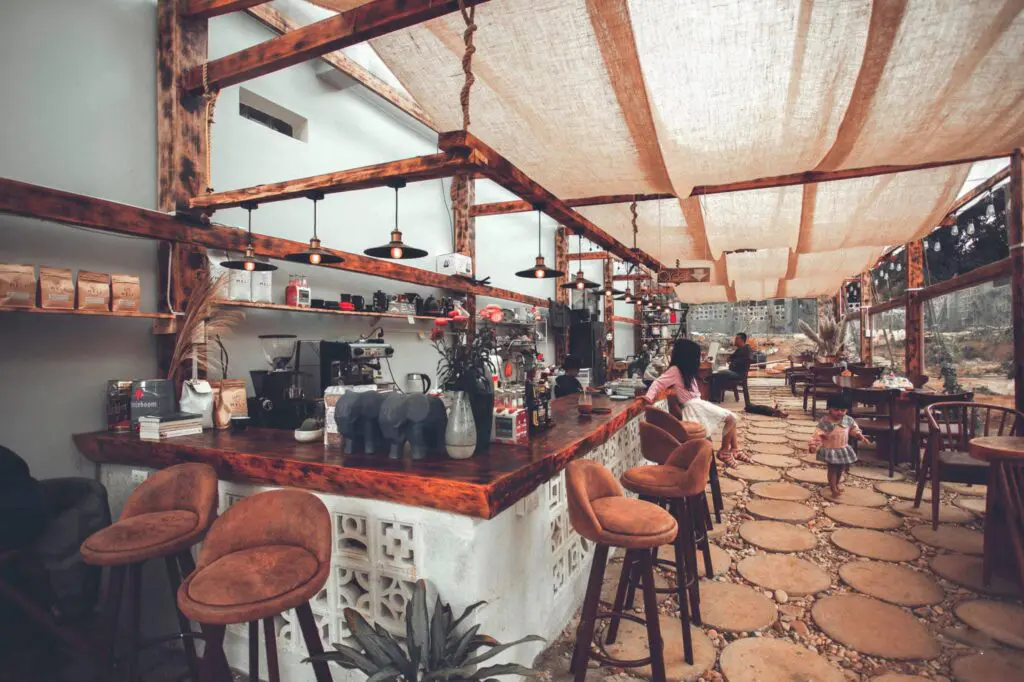 TCAs Coffee Beer Pub v&agrave; kh&ocirc;ng gian s&acirc;n vườn đậm chất cao nguy&ecirc;n 3