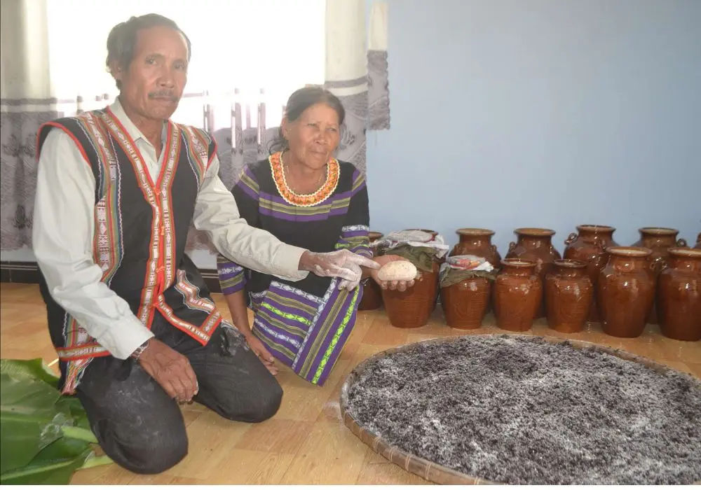 Thử uống rượu ghè Kon Tum cực ngon của vùng đất cao nguyên 5