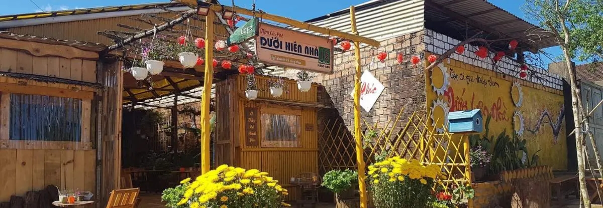 Ghé Tiệm cà phê Dưới Hiên Nhà tìm một góc hoài niệm thân thương