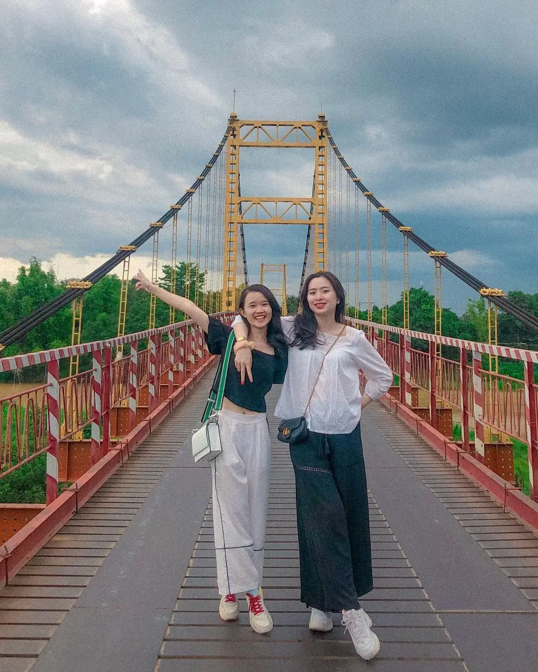 Check-in Kon Tum chụp ảnh c&ugrave;ng c&acirc;y cầu treo to đẹp nhất đại ng&agrave;n 4