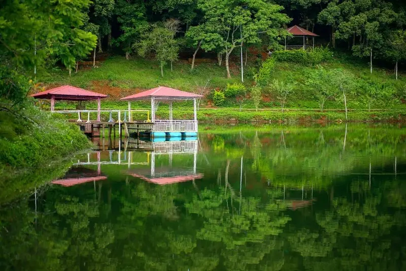 Chi&ecirc;m ngưỡng Hồ Đắk Ke, kh&ocirc;ng gian y&ecirc;n b&igrave;nh giữa l&ograve;ng Kon Tum 4