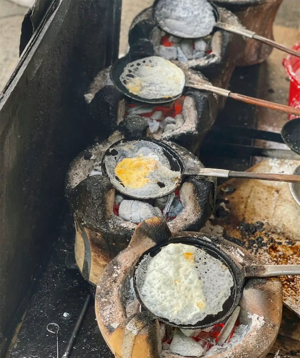 C&ugrave;ng Ninh Tito review Kon Tum với qu&aacute;n B&aacute;nh X&egrave;o Vỏ nức tiếng gần xa 5
