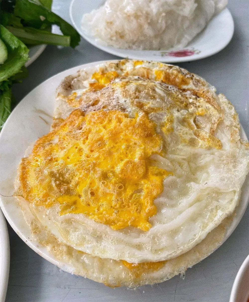 C&ugrave;ng Ninh Tito review Kon Tum với qu&aacute;n B&aacute;nh X&egrave;o Vỏ nức tiếng gần xa 4