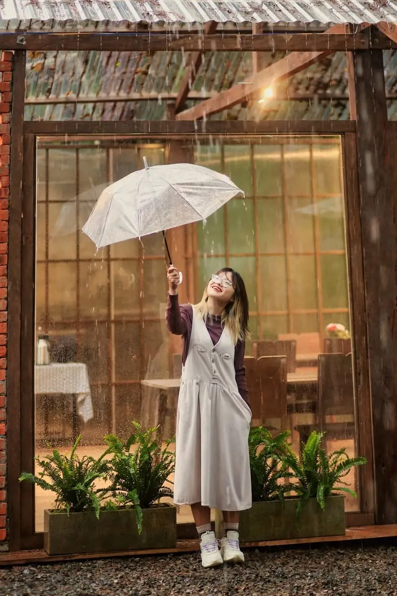Tiệm c&agrave; ph&ecirc; b&ecirc;n rừng, điểm ngắm cảnh thanh b&igrave;nh giữa Măng Đen 4