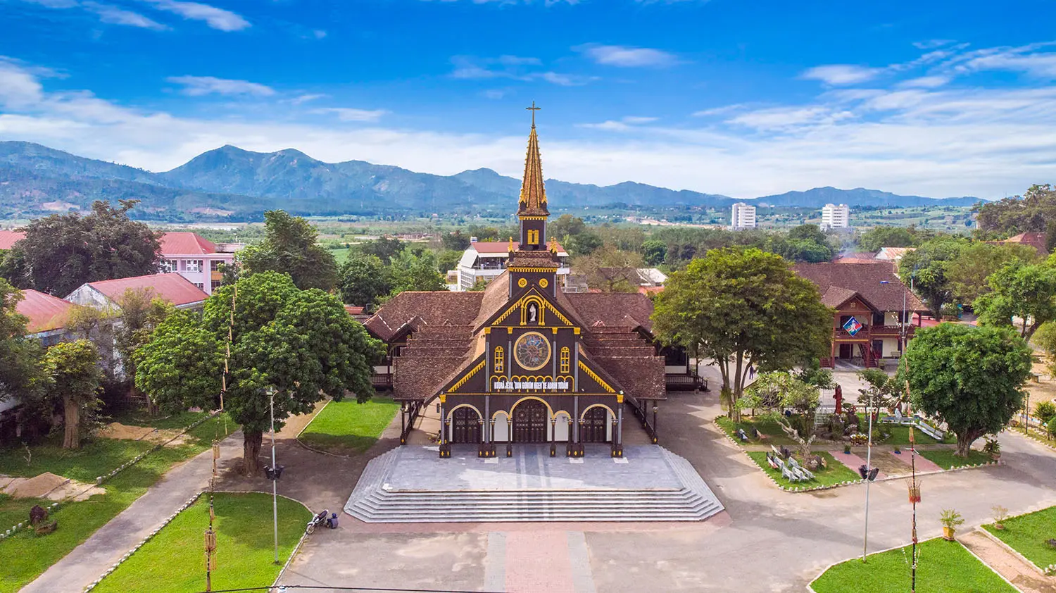 Tour H&agrave; Nội - Gia Lai - Kon Tum - Biển Hồ 4N3D si&ecirc;u hấp dẫn 2
