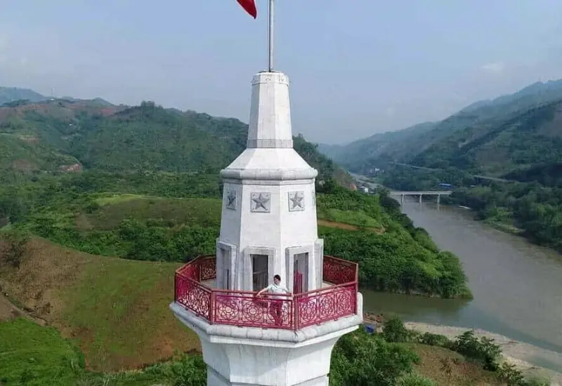 Cột cờ Lũng P&ocirc;, L&agrave;o Cai: Giao điểm giữa đất trời bi&ecirc;n giới tổ quốc 6