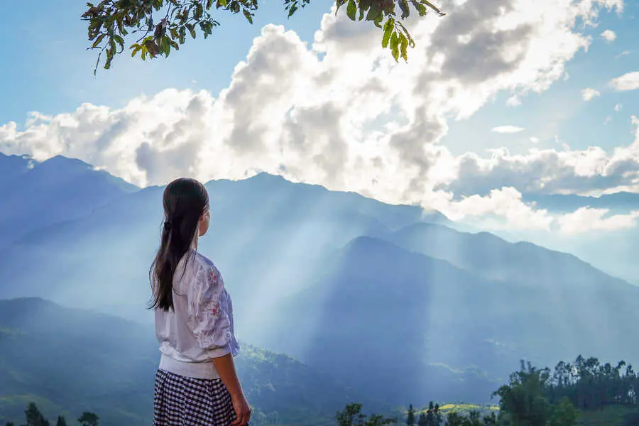 Một m&ugrave;a v&agrave;ng Y T&yacute; huyền ảo giữa đại ng&agrave;n T&acirc;y Bắc n&ecirc;n thơ 4