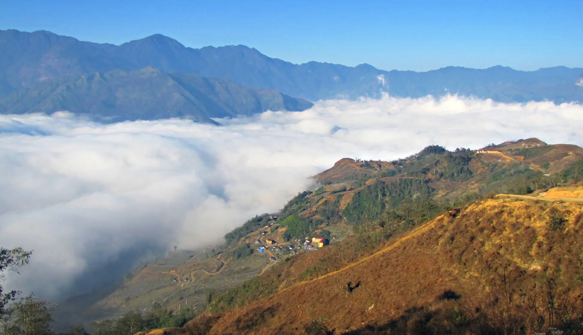 Thanh xu&acirc;n, nhất định phải đến Y T&yacute; săn m&acirc;y như Travel Blogger Quỷ Cốc Tử 2