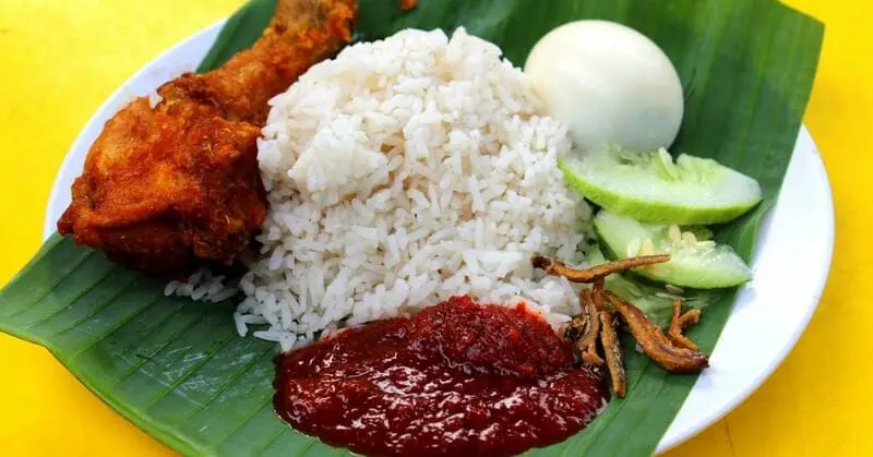 Kh&aacute;m ph&aacute; ẩm thực M&atilde; Lai qua m&oacute;n Nasi Lemak trứ danh 6