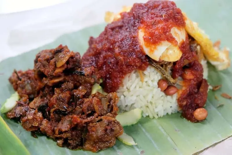 Kh&aacute;m ph&aacute; ẩm thực M&atilde; Lai qua m&oacute;n Nasi Lemak trứ danh 7