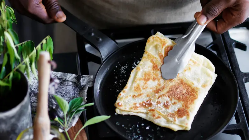 Roti Canai: M&oacute;n b&aacute;nh thơm dậy m&ugrave;i bơ nức tiếng Malaysia 11