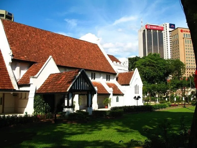 Gh&eacute; thăm quảng trường Merdeka tr&aacute;ng lệ với kiến tr&uacute;c độc đ&aacute;o 9