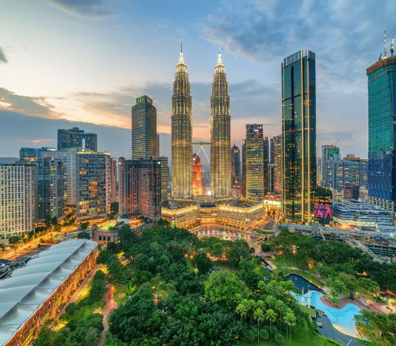 Kh&aacute;m ph&aacute; KLCC, trung t&acirc;m biểu tượng đẳng cấp của Kuala Lumpur 2