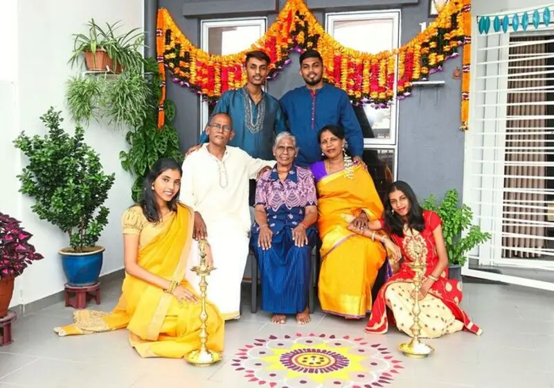 H&ograve;a m&igrave;nh v&agrave;o lễ hội Deepavali ở Malaysia với &aacute;nh s&aacute;ng rực rỡ 8