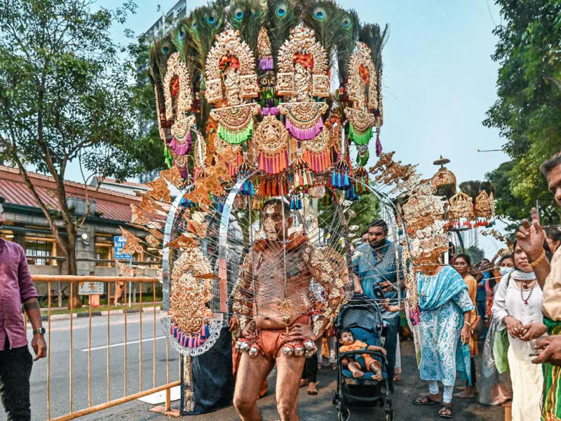 Kh&aacute;m ph&aacute; lễ hội Thaipusam hoang dại, r&ugrave;ng rợn tại Malaysia 2