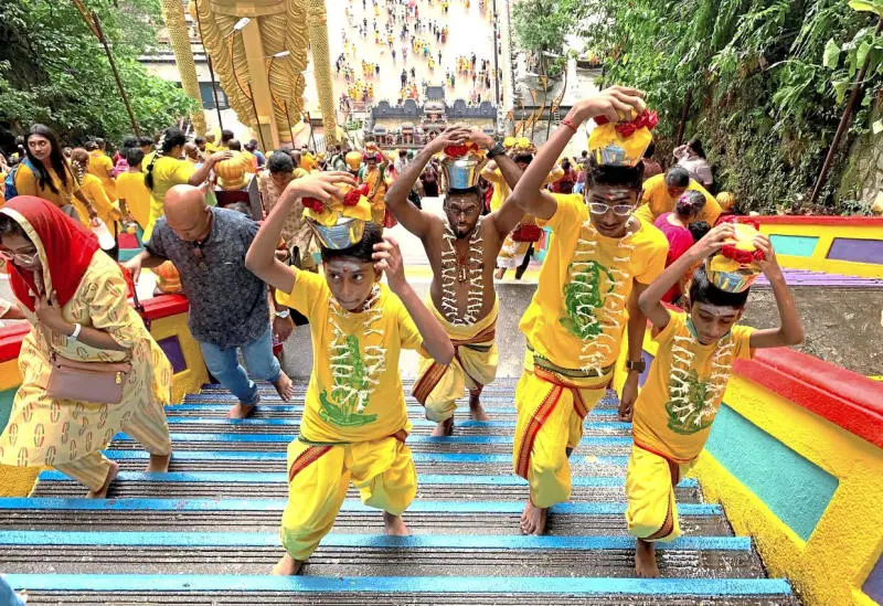 Kh&aacute;m ph&aacute; lễ hội Thaipusam hoang dại, r&ugrave;ng rợn tại Malaysia 3
