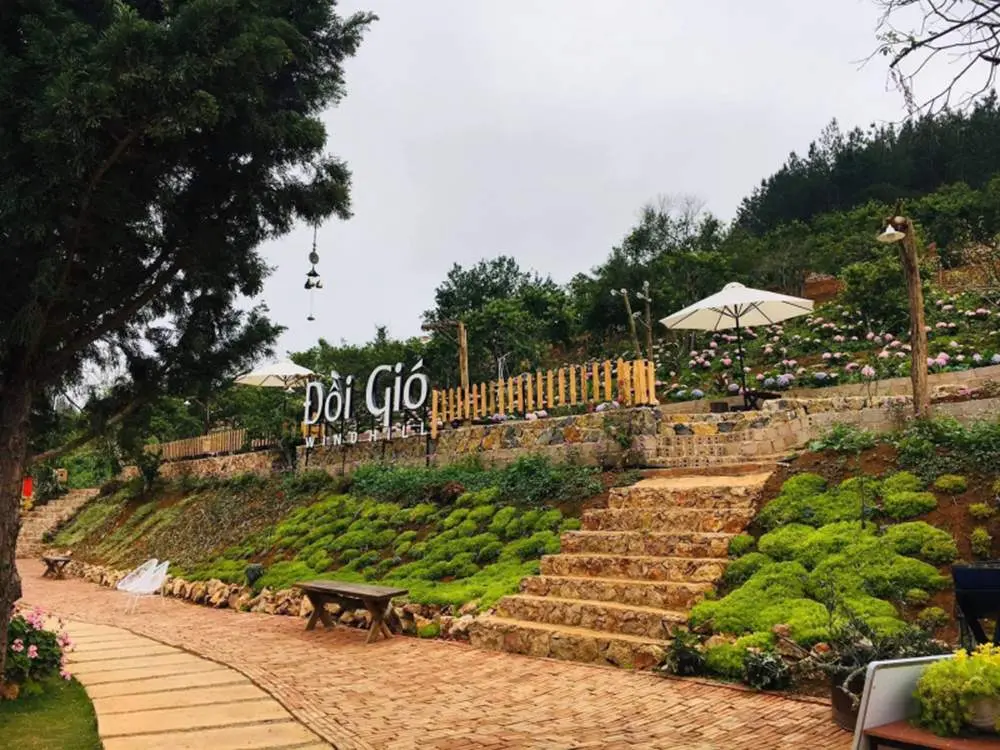 Điểm danh những qu&aacute;n cafe Mộc Ch&acirc;u view đẹp gần trung t&acirc;m 11