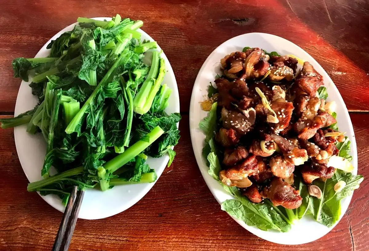 Kh&aacute;m ph&aacute; đặc sản địa phương tại Nh&agrave; h&agrave;ng Th&uacute;y Ẩm Mộc Ch&acirc;u nổi tiếng 7