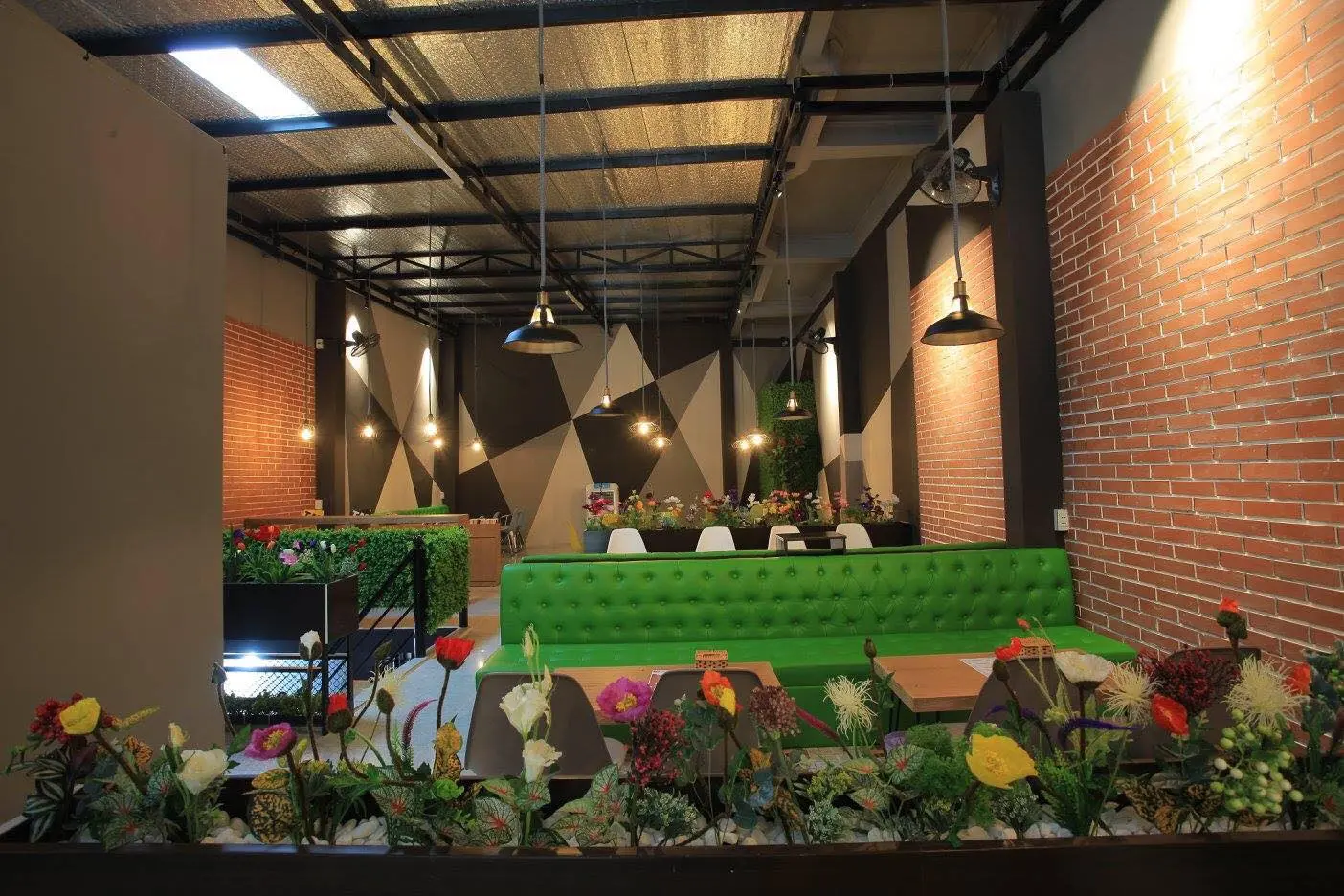 Kh&ocirc;ng lối tho&aacute;t với thi&ecirc;n đường tr&agrave; ngon tại Dingtea Mộc Ch&acirc;u 2