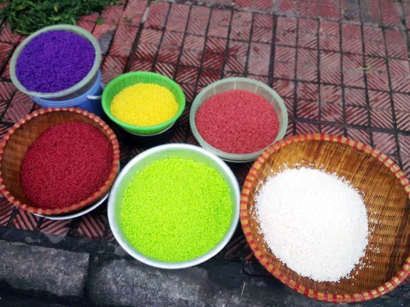 L&ecirc;n T&acirc;y Bắc thưởng thức x&ocirc;i ngũ sắc &ndash; b&aacute;nh sắn Mộc Ch&acirc;u d&acirc;n d&atilde; m&agrave; độc đ&aacute;o 5