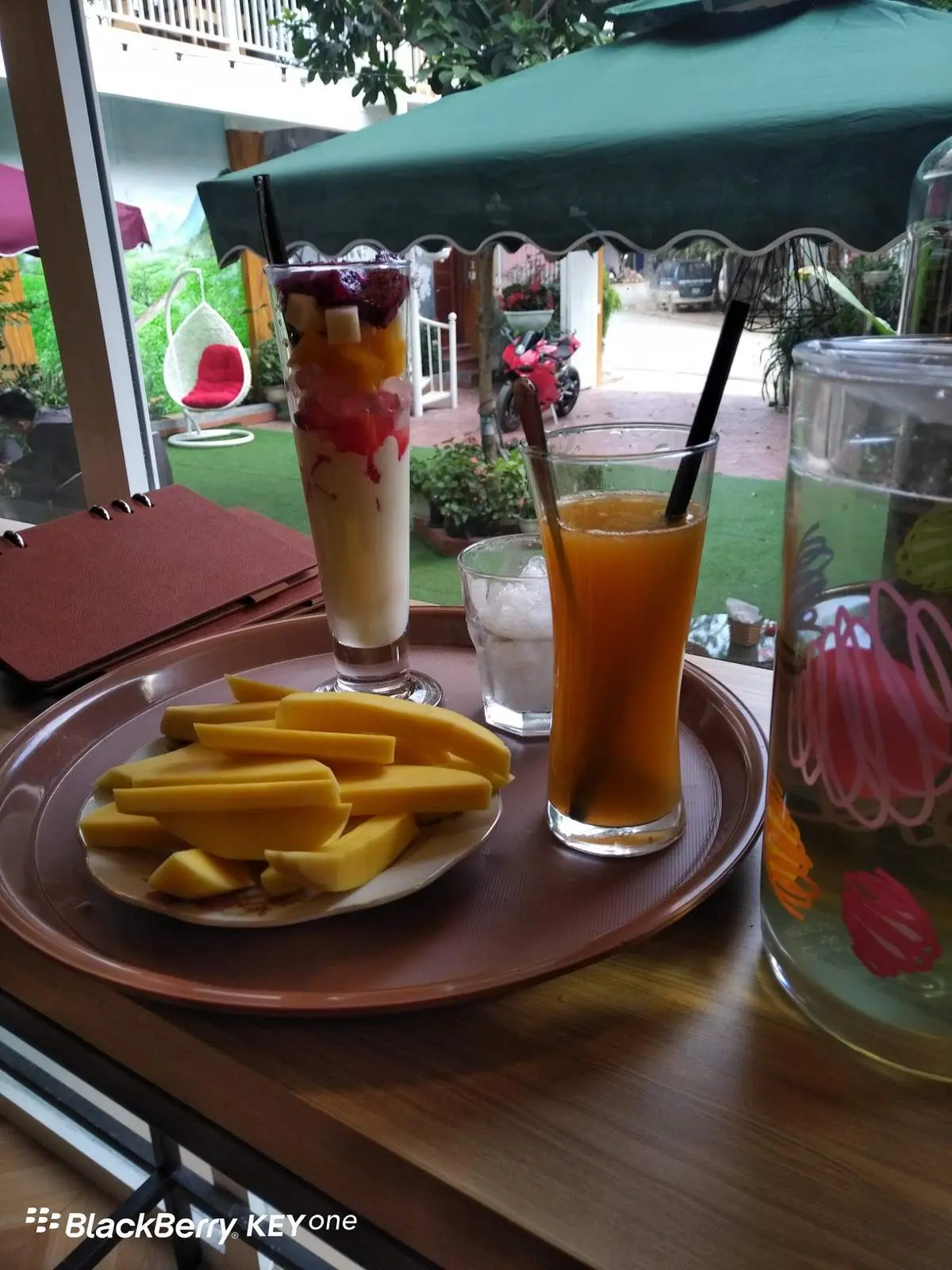 Thư gi&atilde;n với kh&ocirc;ng gian độc đ&aacute;o v&agrave; ấm c&uacute;ng của Mộc Coffee 11