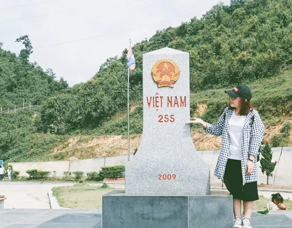Thủ thỉ với nhau về những trải nghiệm trong Review cửa khẩu Lóng Sập Mộc Châu