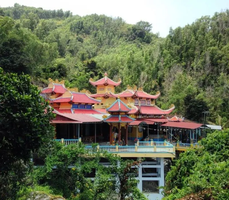 Điểm qua top 12 ch&ugrave;a ở Nha Trang đẹp v&agrave; linh thi&ecirc;ng nhất 6