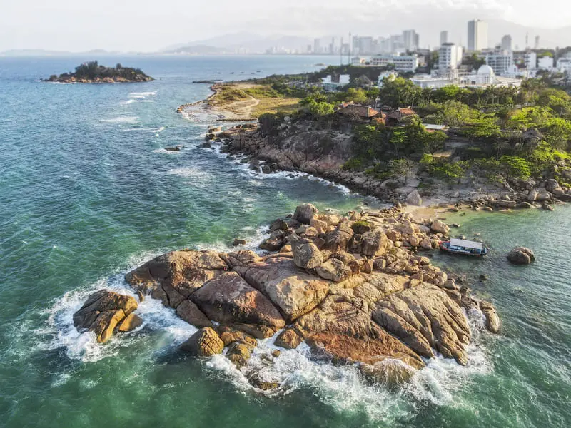 Kh&aacute;m ph&aacute; H&ograve;n Chồng Nha Trang: Thắng cảnh nổi tiếng b&ecirc;n vịnh 3