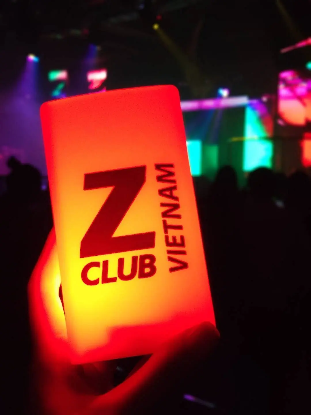 Một đ&ecirc;m kh&ocirc;ng ngủ với bầu kh&ocirc;ng kh&iacute; s&ocirc;i động tại Z CLUB Nha Trang 2