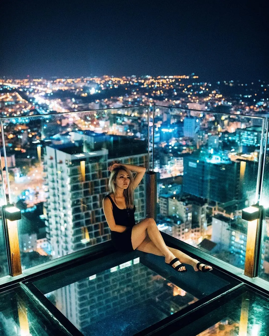 Skylight Nha Trang - 'Quẩy' cực đ&atilde; tại qu&aacute;n bar view xịn s&ograve; nơi th&agrave;nh phố biển 3