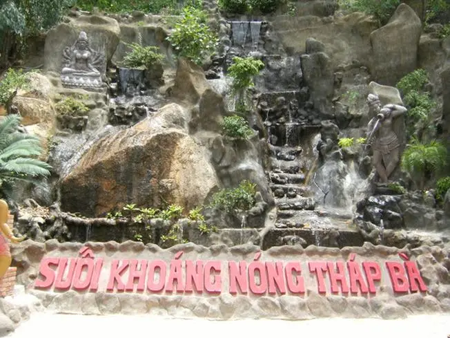 Suối kho&aacute;ng n&oacute;ng Th&aacute;p B&agrave; Nha Trang - Thi&ecirc;n đường thư gi&atilde;n vạn người m&ecirc; 2