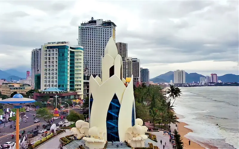 Tháp Trầm Hương: Trái tim của vịnh biển Nha Trang