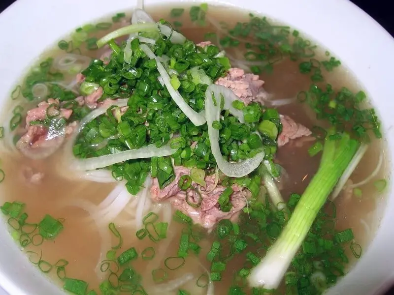 Bụng đ&oacute;i rồi, thử ngay t&ocirc; Phở Nha Trang n&oacute;ng hổi, ngon l&agrave;nh đ&acirc;y 7