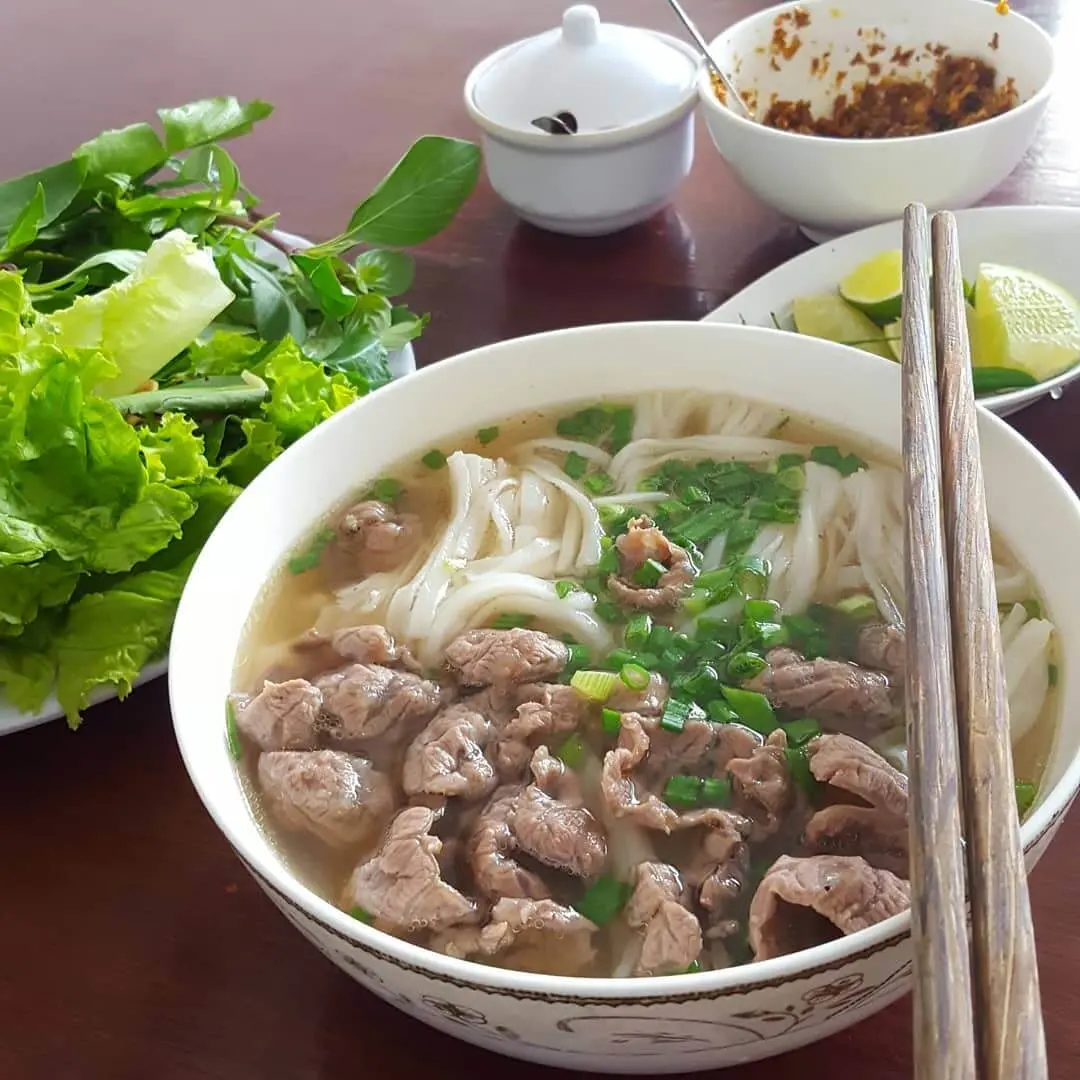 Bụng đ&oacute;i rồi, thử ngay t&ocirc; Phở Nha Trang n&oacute;ng hổi, ngon l&agrave;nh đ&acirc;y 3