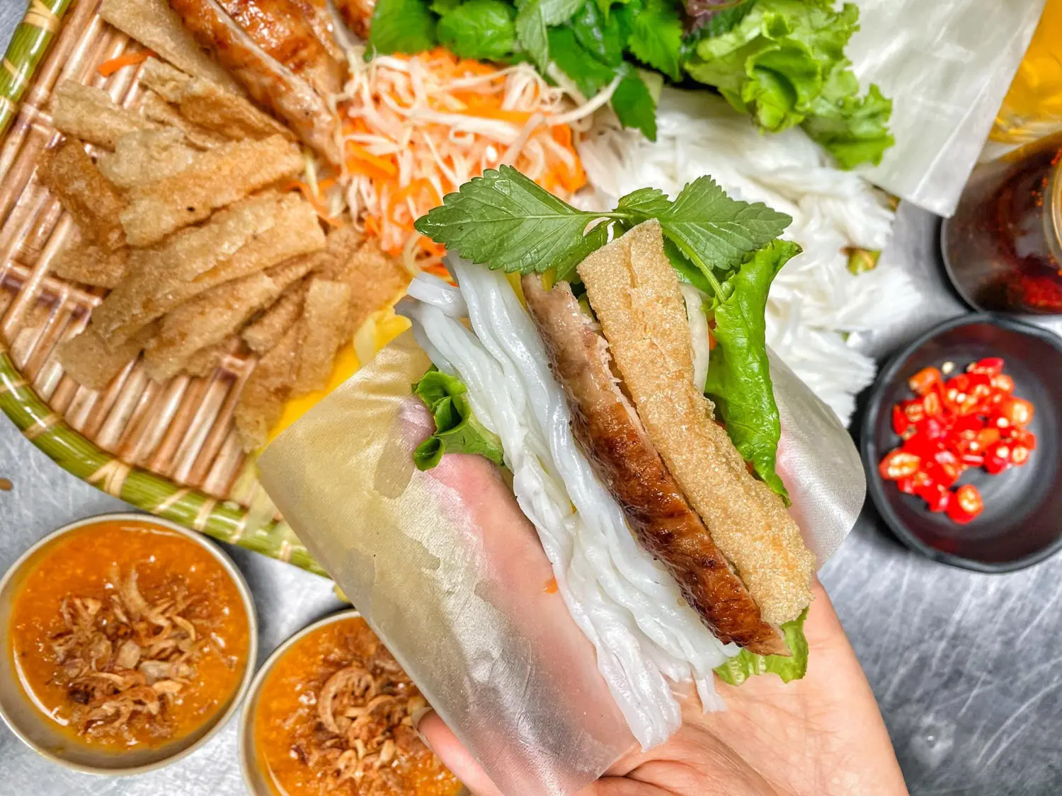 C&agrave;n qu&eacute;t c&aacute;c qu&aacute;n ăn Nha Trang chỉ từ 200k 7