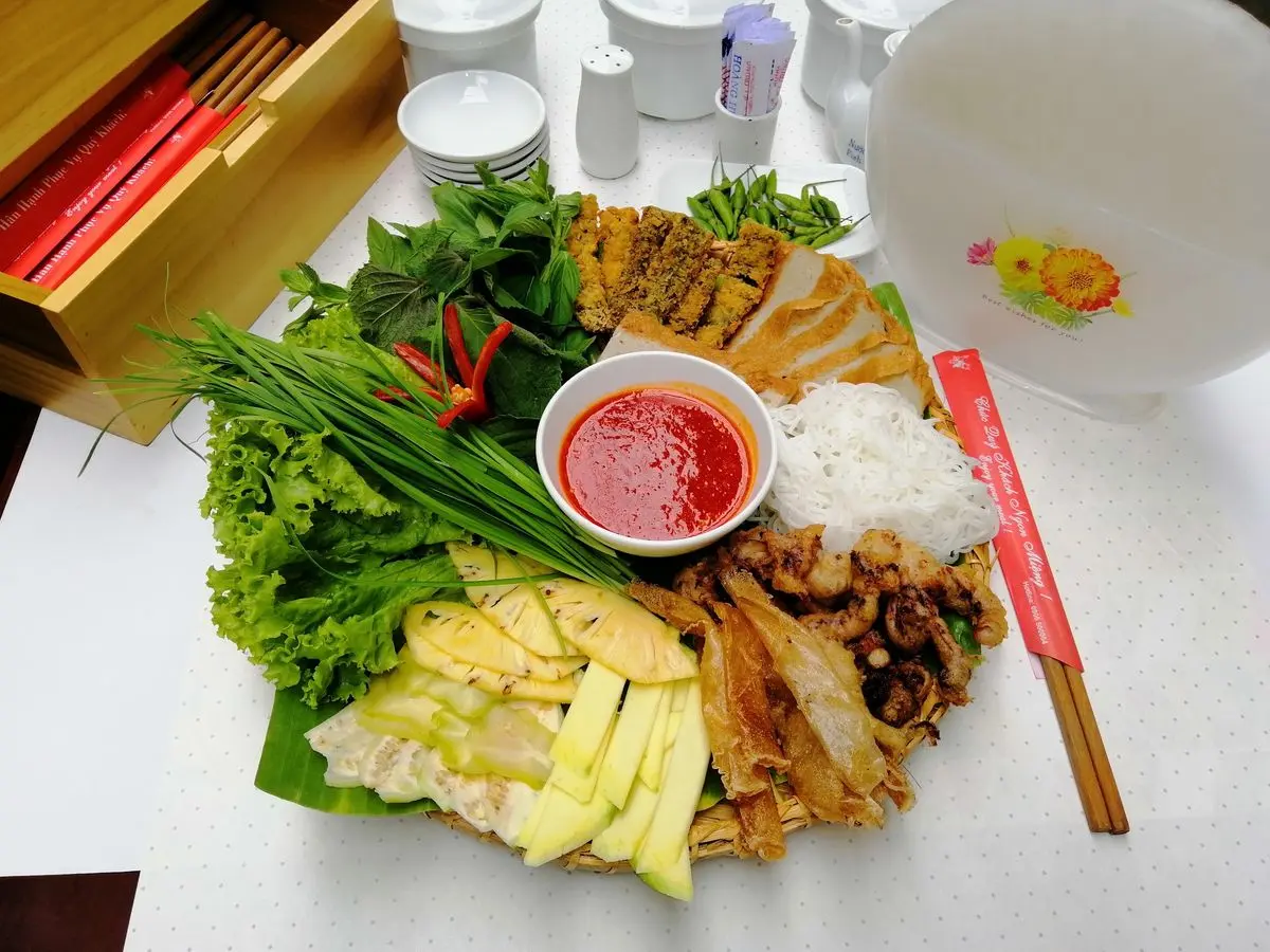 Chả c&aacute; Nha Trang - Miếng chả v&agrave;ng ươm quyến rũ từ v&ugrave;ng biển Nha Trang xinh đẹp 9