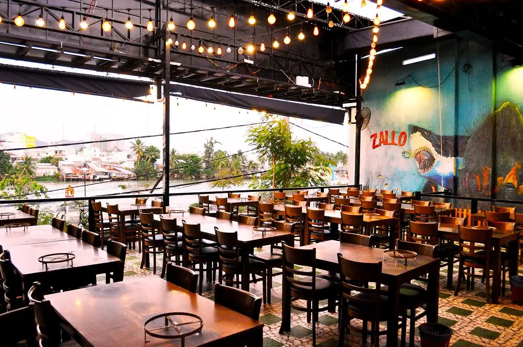 Đại n&aacute;o bữa tiệc hơn 100 m&oacute;n tại Zallo Buffet Restaurant Nha Trang 3