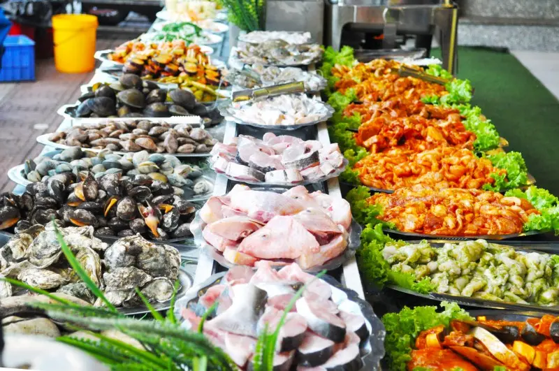 Đại n&aacute;o bữa tiệc hơn 100 m&oacute;n tại Zallo Buffet Restaurant Nha Trang 6